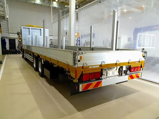 お問合せ管理No.A559　R3 ギガ 13.6t 4軸 アルミブロック 平ボデー リアエアサス 380ps　|いすゞ ギガ 2PG-CYJ77C(8x4)の写真4