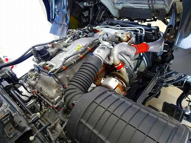 エンジンルーム|いすゞ ギガ 2PG-CYJ77C(8x4)の写真37