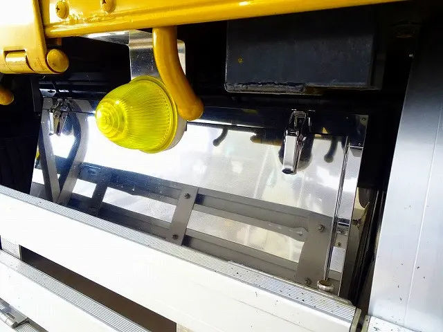 右シャシ中央/リアステンレス製工具箱|いすゞ ギガ 2PG-CYJ77C(8x4)の写真46