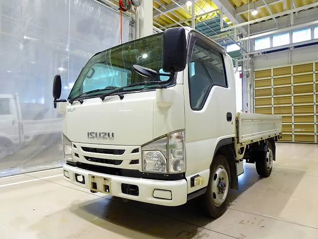 いすゞ エルフ TRG-NHS85A(4WD)の写真1