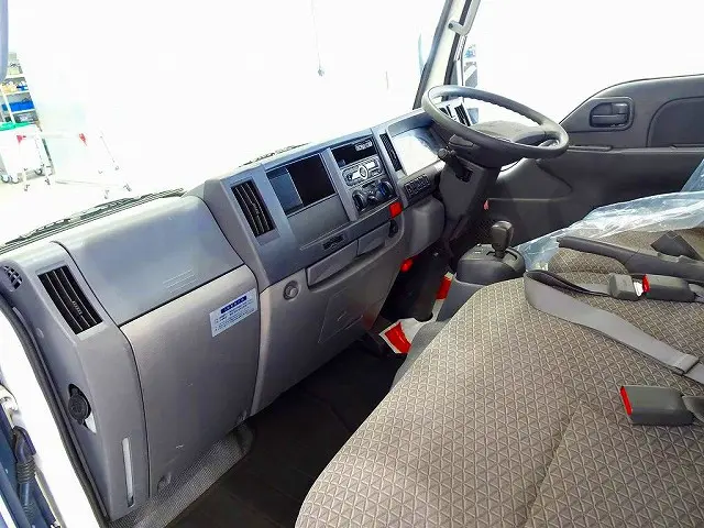 AC PS PW SRS ABS キーレス 左右電格ミラー/ヒーター AM/FMラジオ ETC ドライブレコーダー ターボ|いすゞ エルフ TRG-NHS85A(4WD)の写真7