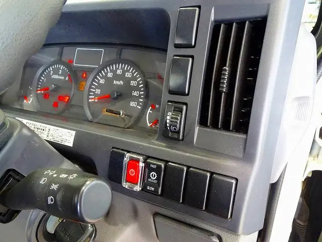 いすゞ エルフ TRG-NHS85A(4WD)の写真16