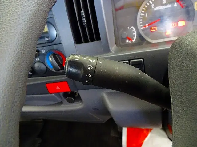 いすゞ エルフ TRG-NHS85A(4WD)の写真17