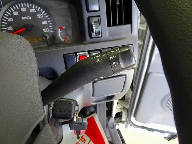 いすゞ エルフ TRG-NHS85A(4WD)の写真18