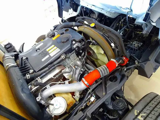 エンジンルーム|いすゞ エルフ TRG-NHS85A(4WD)の写真31