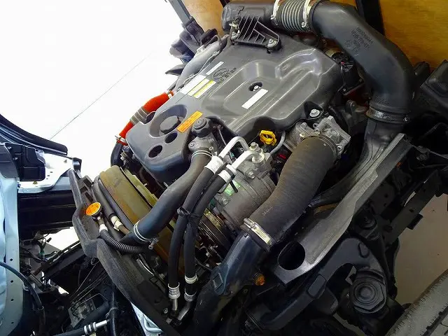 エンジンルーム|いすゞ エルフ TRG-NHS85A(4WD)の写真32