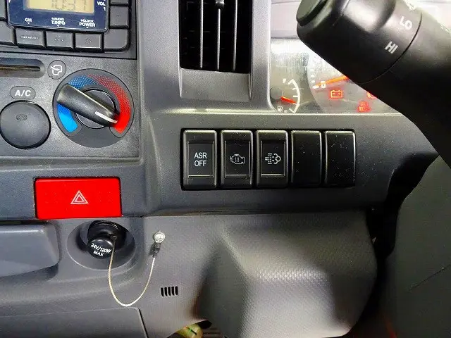 いすゞ エルフ TPG-NJR85A(2WD)の写真12