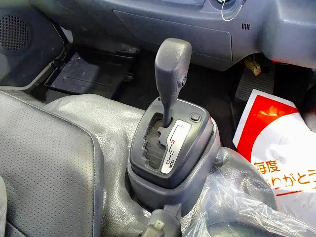 フロアAT　2ペダル|いすゞ エルフ TPG-NJR85A(2WD)の写真13