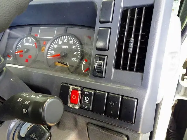 いすゞ エルフ TPG-NJR85A(2WD)の写真15