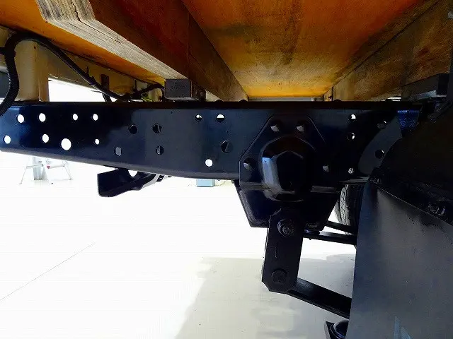 燃料タンク75L　シャーシは 錆止め/マフラー塗装 仕上げに力を入れています。|いすゞ エルフ TPG-NJR85A(2WD)の写真40