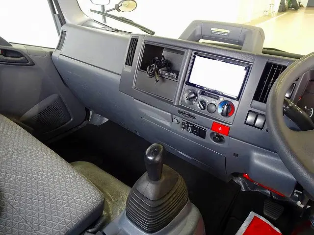 AC PS PW SRS ABS キーレス 社外メモリーナビ/DVD(AVN-RB7) ETC ドラレコ アドブルー ターボ 排気ブレーキ HSA 車線逸脱警報装置 PCS ASR|いすゞ エルフ 2PG-NPS88AR(4WD)の写真9