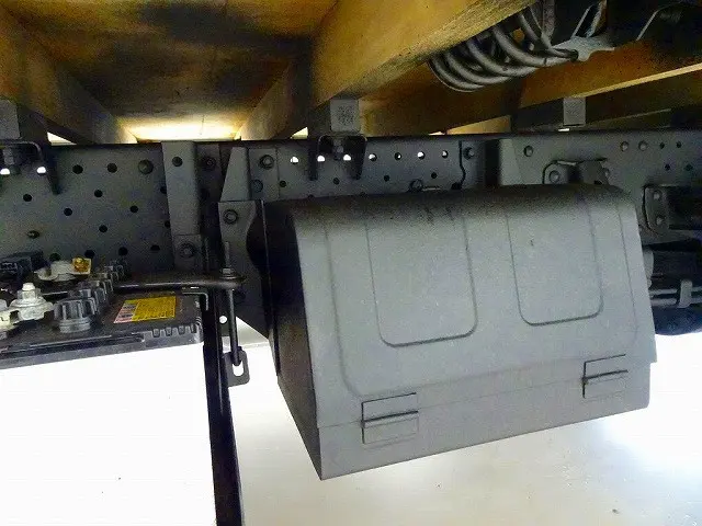 いすゞ エルフ 2PG-NPS88AR(4WD)の写真36