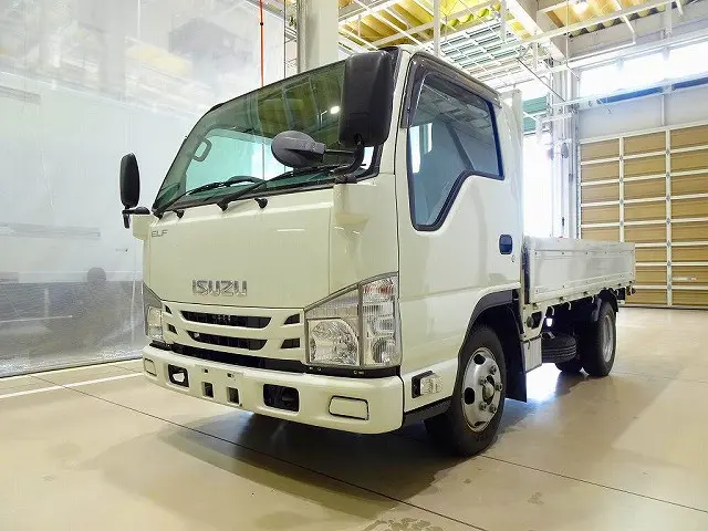 いすゞ エルフ TRG-NHR85A(2WD)の写真1