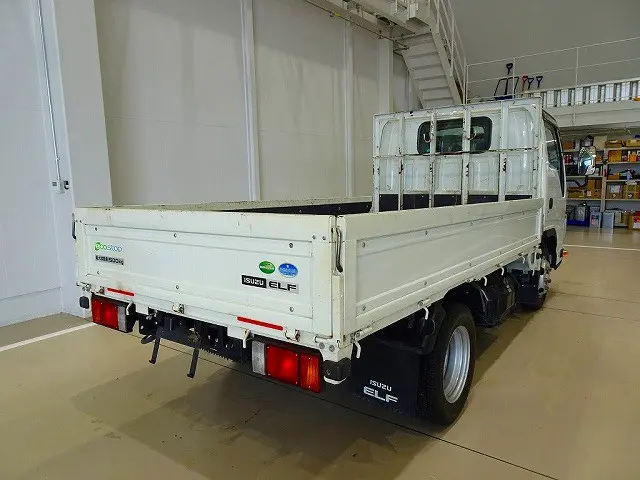 いすゞ エルフ TRG-NHR85A(2WD)の写真3