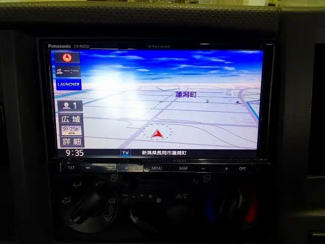 社外メモリーナビ/バックカメラ連動/フルセグTV/DVD(CN-RE05D)|いすゞ エルフ TRG-NHR85A(2WD)の写真13