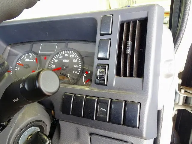 いすゞ エルフ TRG-NHR85A(2WD)の写真19
