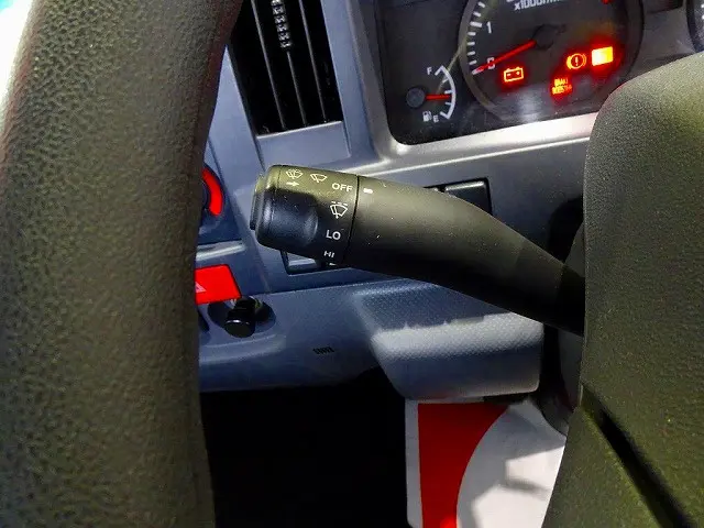 いすゞ エルフ TRG-NHR85A(2WD)の写真20