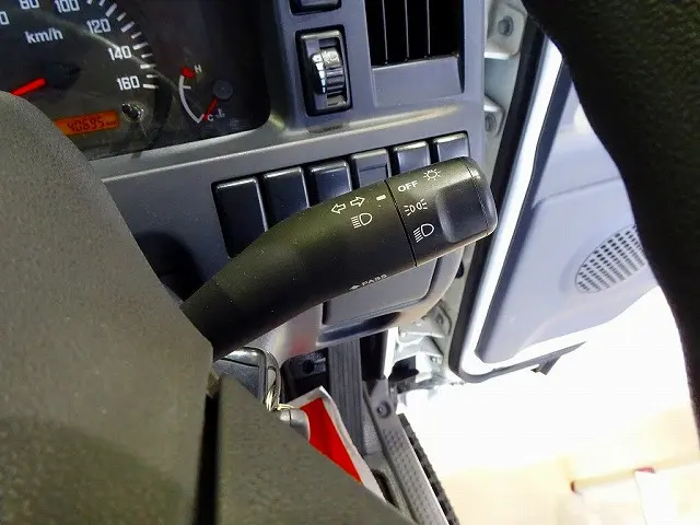 いすゞ エルフ TRG-NHR85A(2WD)の写真21