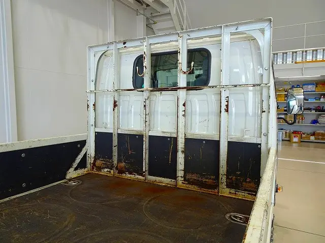 いすゞ エルフ TRG-NHR85A(2WD)の写真25