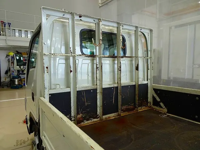 いすゞ エルフ TRG-NHR85A(2WD)の写真26