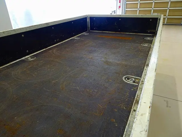 いすゞ エルフ TRG-NHR85A(2WD)の写真28