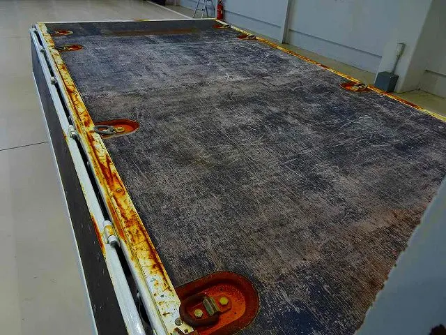 荷台内寸：311×162×38　三方開　埋め込みフック4対　前立て鳥居補強加工(ボルト止め)/回転Jフック2個/左右角出しアングル付　リアアオリチェーン2個|いすゞ エルフ TRG-NHR85A(2WD)の写真28