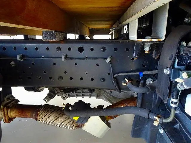 いすゞ エルフ TRG-NHR85A(2WD)の写真31