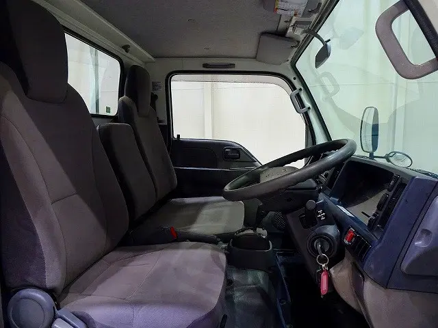 いすゞ エルフ TKG-NJR85A(2WD)の写真6