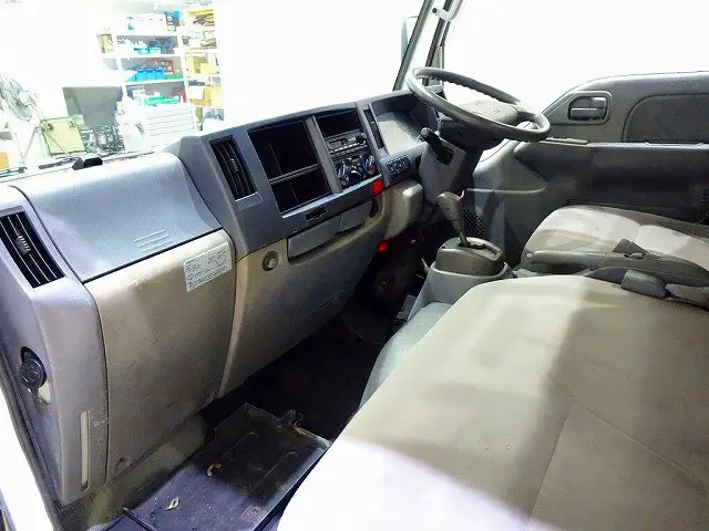 いすゞ エルフ TKG-NJR85A(2WD)の写真7