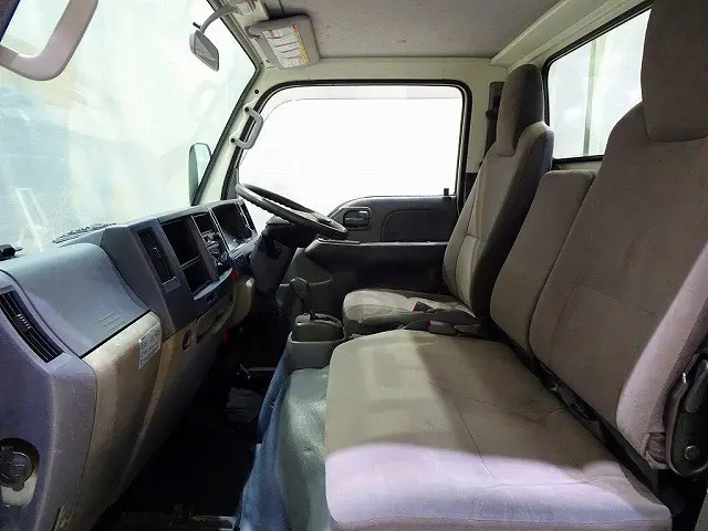 いすゞ エルフ TKG-NJR85A(2WD)の写真8