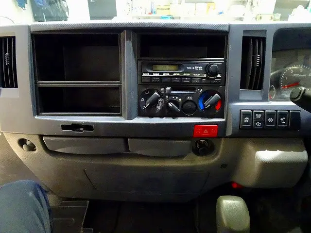 いすゞ エルフ TKG-NJR85A(2WD)の写真10