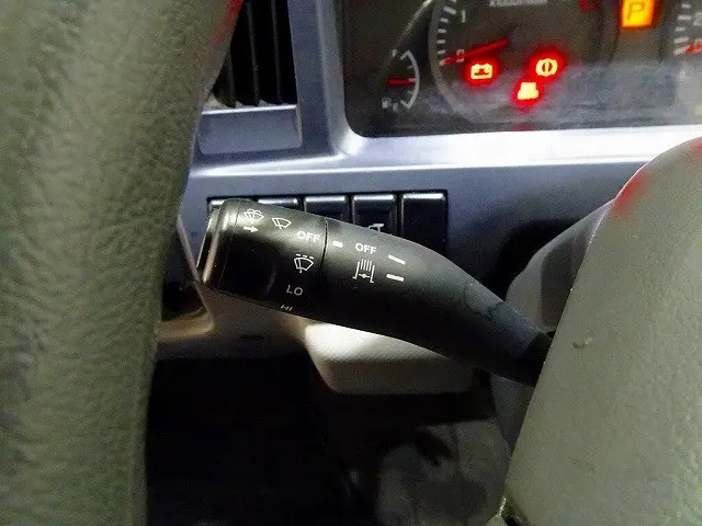 いすゞ エルフ TKG-NJR85A(2WD)の写真15