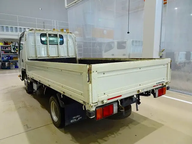 いすゞ エルフ TRG-NHR85A(2WD)の写真4