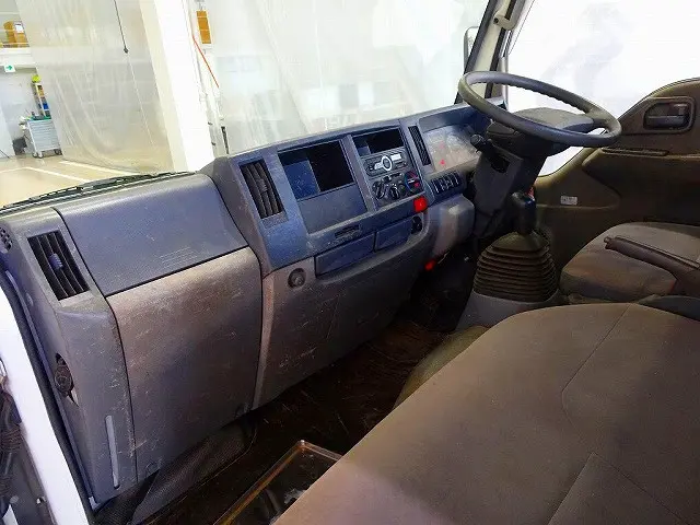 いすゞ エルフ TRG-NHR85A(2WD)の写真7