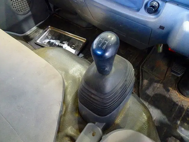 いすゞ エルフ TRG-NHR85A(2WD)の写真12