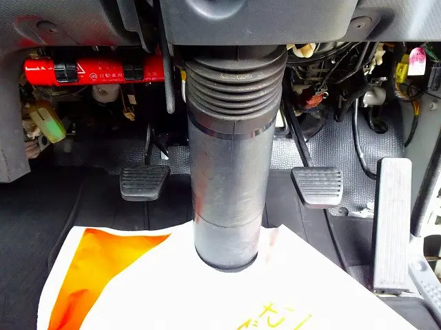 いすゞ エルフ TRG-NHR85A(2WD)の写真13