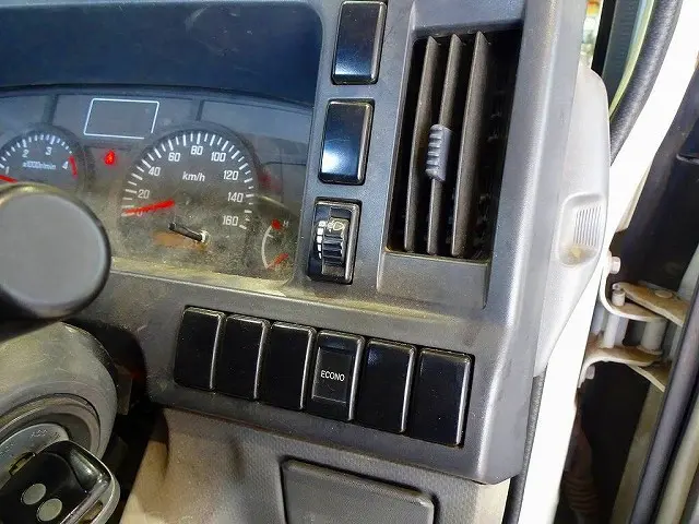 いすゞ エルフ TRG-NHR85A(2WD)の写真14