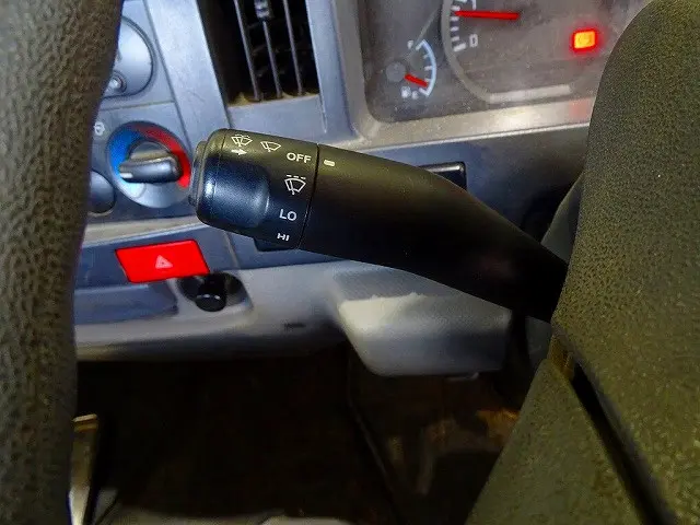 いすゞ エルフ TRG-NHR85A(2WD)の写真15