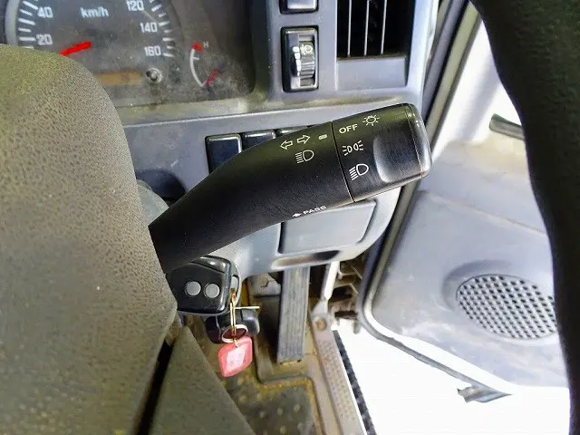 いすゞ エルフ TRG-NHR85A(2WD)の写真16