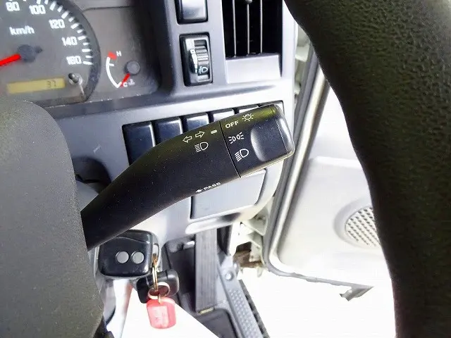 いすゞ エルフ TRG-NHR85A(2WD)の写真16