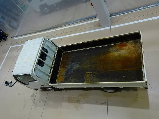 いすゞ エルフ TRG-NHR85A(2WD)の写真24