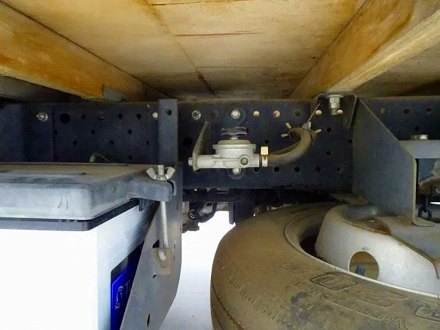 いすゞ エルフ TRG-NHR85A(2WD)の写真31