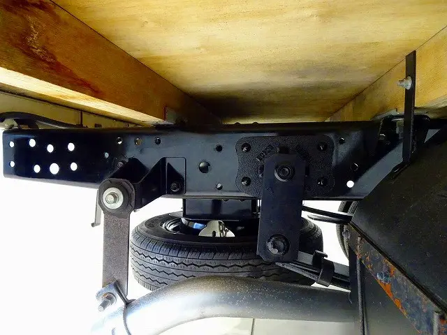 燃料タンク63L シャーシは 錆止め/マフラー塗装 仕上げに力を入れています。|いすゞ エルフ TRG-NHR85A(2WD)の写真39