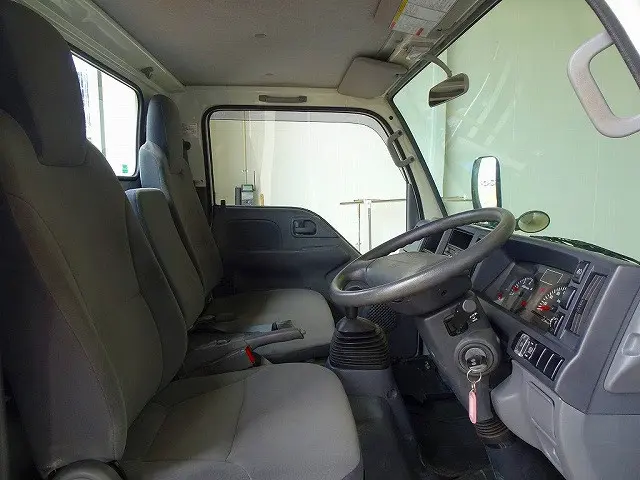 いすゞ エルフ TKG-NJR85A(2WD)の写真6