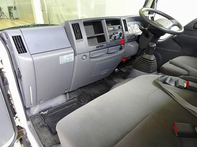 いすゞ エルフ TKG-NJR85A(2WD)の写真7