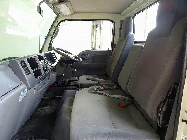 いすゞ エルフ TKG-NJR85A(2WD)の写真8