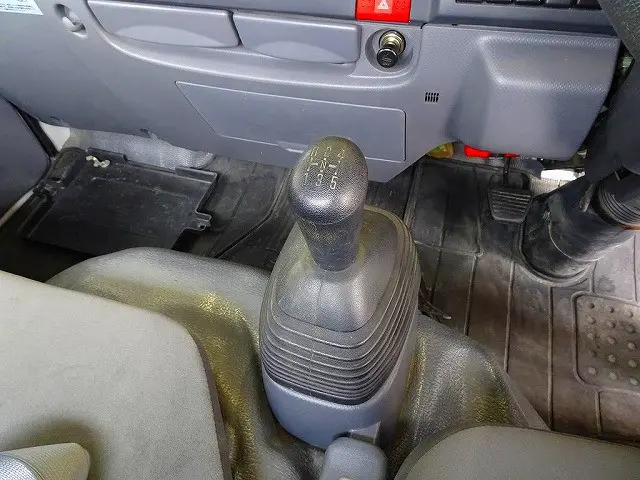 いすゞ エルフ TKG-NJR85A(2WD)の写真11