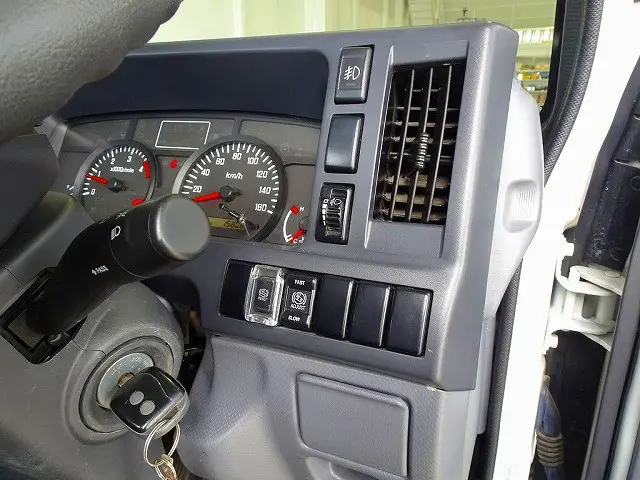 いすゞ エルフ TKG-NJR85A(2WD)の写真13