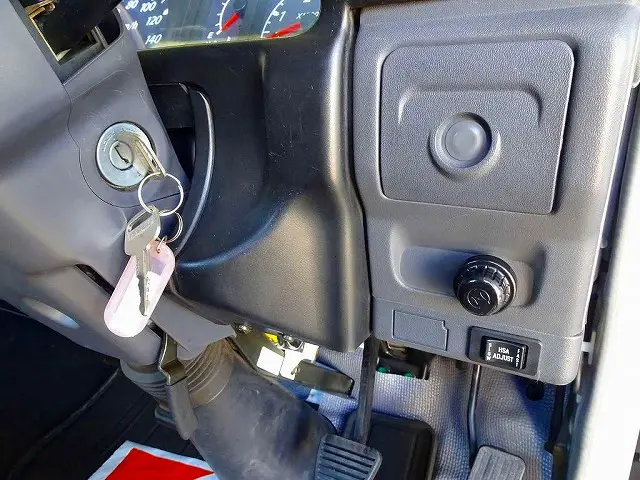いすゞ エルフ PB-NPR81AR(2WD)の写真15