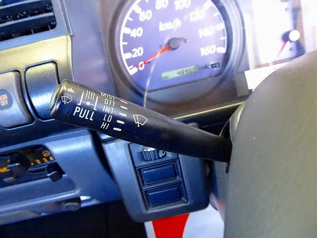 いすゞ エルフ PB-NPR81AR(2WD)の写真16